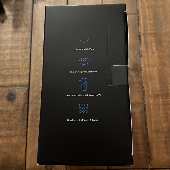 New never used! Samsung Gear VR with Controller - Picture 3 of 5